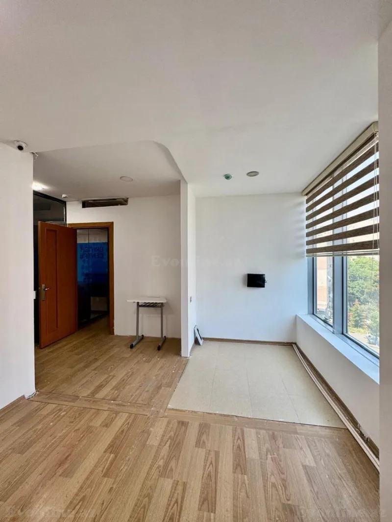 Kirayə verilir Ofis 200 m² Memar Əcəmi m. - şəkil 10