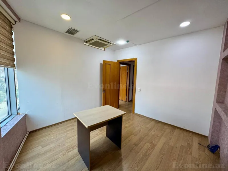 Kirayə verilir Ofis 200 m² Memar Əcəmi m. - şəkil 17