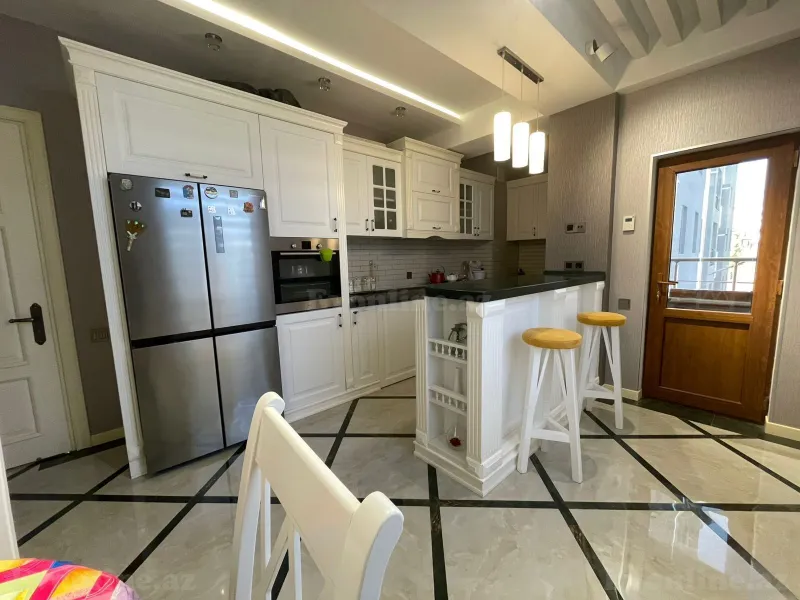 Satılır 4 otaqlı Mənzil Yeni tikili 195 m² Memar Əcəmi m. - şəkil 19