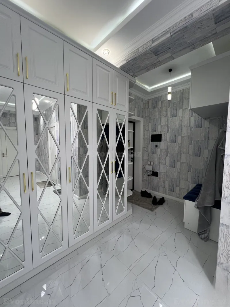 3 otaqlı Mənzil 95 m² Memar Əcəmi m. Satılır