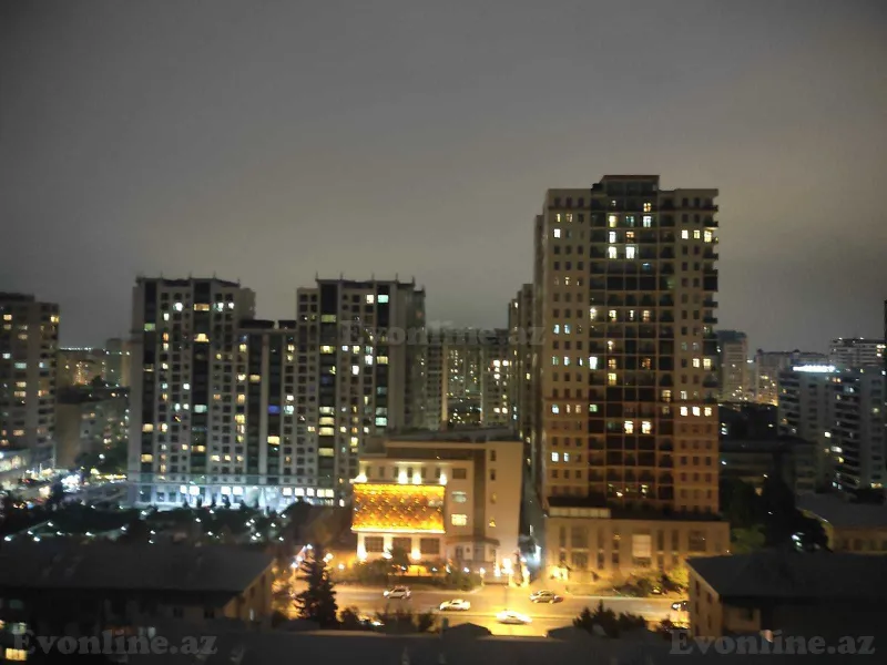 3 otaqlı Mənzil 95 m² İnşaatçılar m. Kirayə verilir