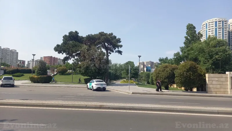 3 otaqlı Mənzil 75 m² Elmlər Akademiyası m. Satılır