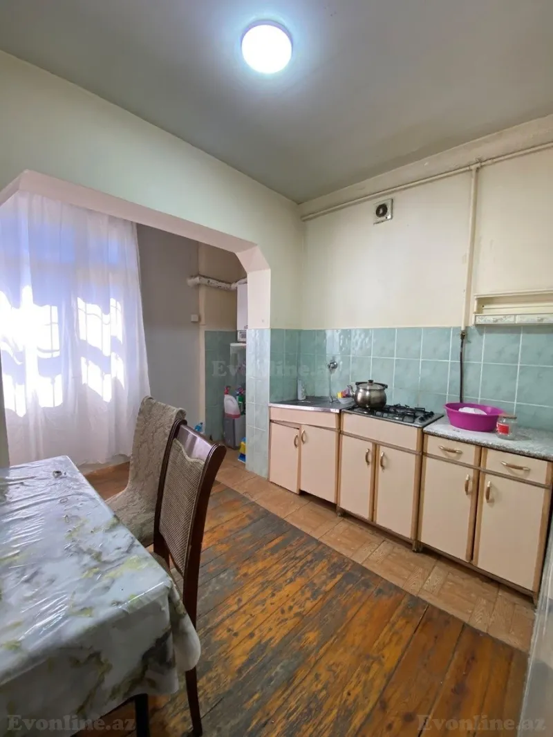 Satılır 4 otaqlı Mənzil Köhnə tikili 100 m² Xətai r. - şəkil 3