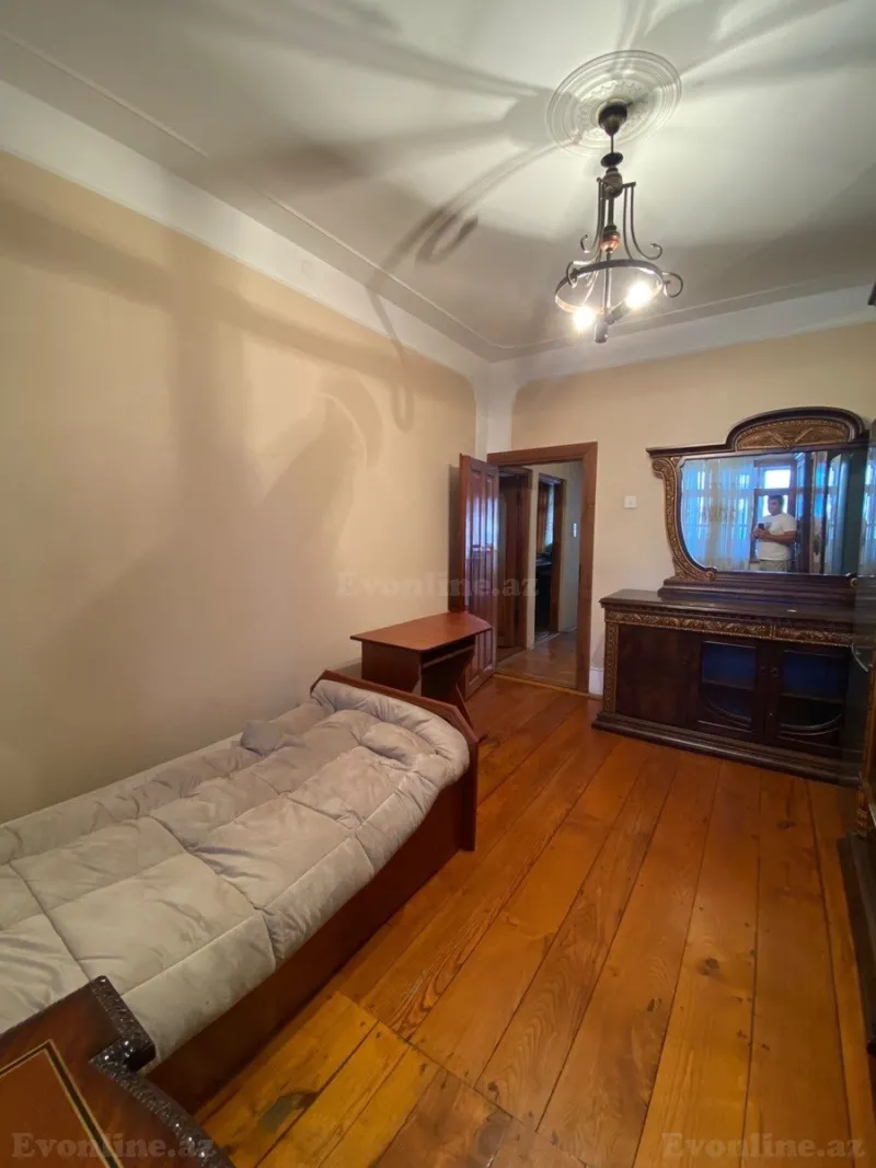 Satılır 4 otaqlı Mənzil Köhnə tikili 100 m² Xətai r. - şəkil 8