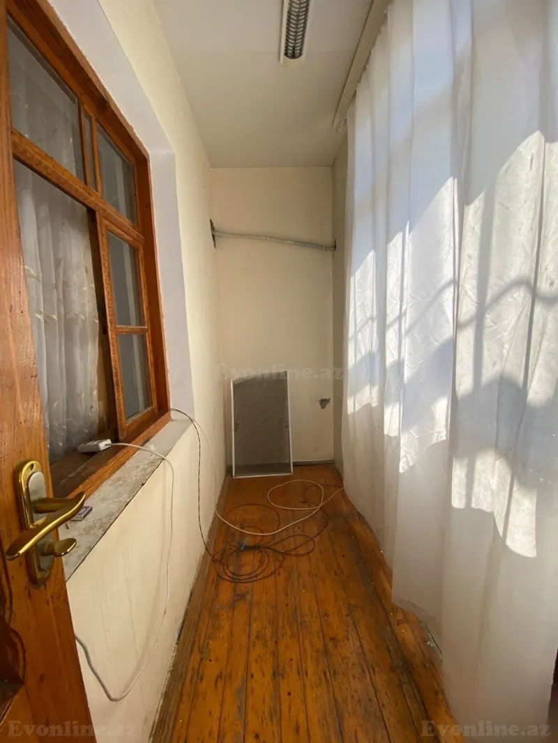 Satılır 4 otaqlı Mənzil Köhnə tikili 100 m² Xətai r. - şəkil 11