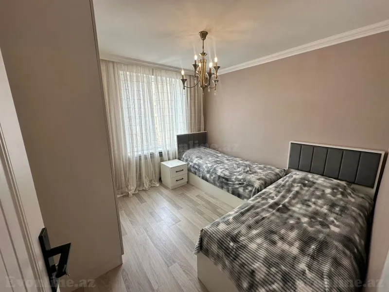 Kirayə verilir 3 otaqlı Mənzil Köhnə tikili 80 m² Elmlər Akademiyası m.