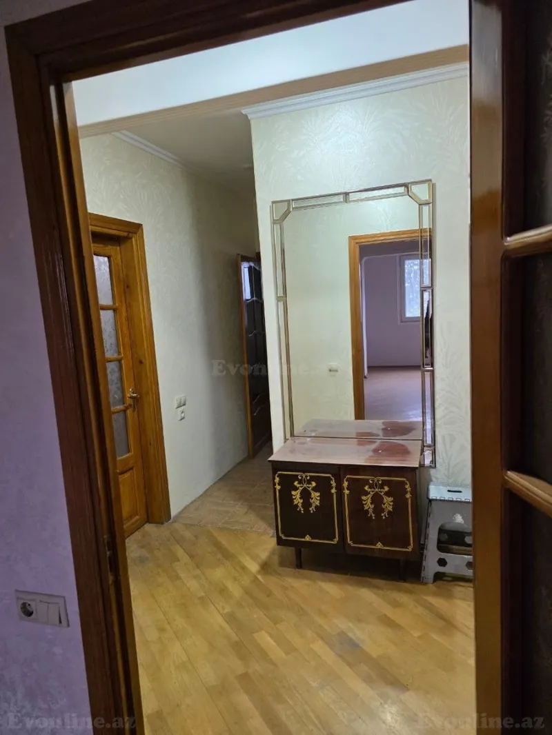 Satılır 2 otaqlı Mənzil Köhnə tikili 60 m² 20 Yanvar m. - şəkil 3