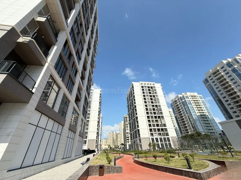 4 otaqlı Mənzil 146.4 m² Nizami r. Satılır