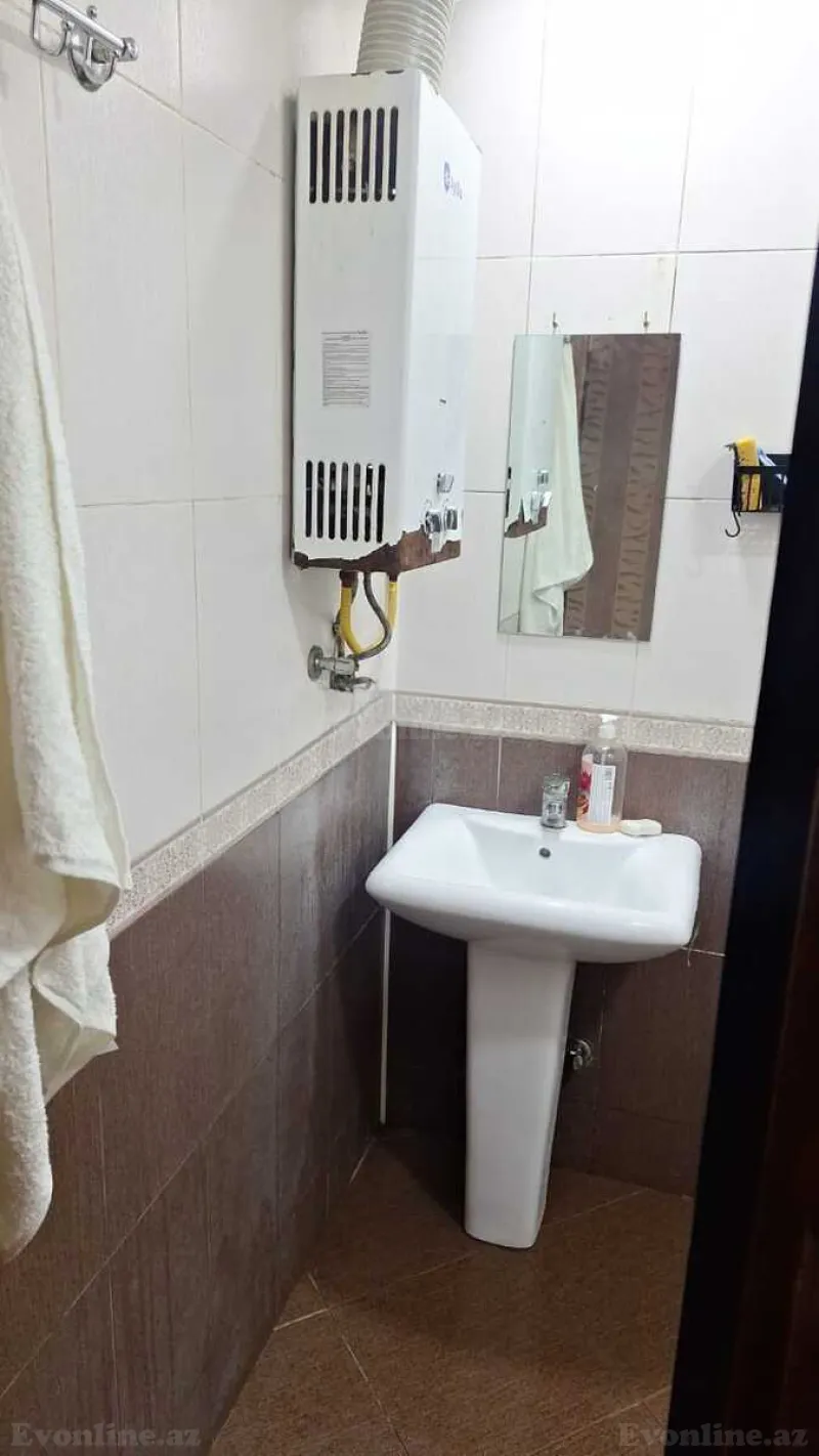 Kirayə verilir 2 otaqlı Mənzil Köhnə tikili 60 m² Həzi Aslanov m. - şəkil 10