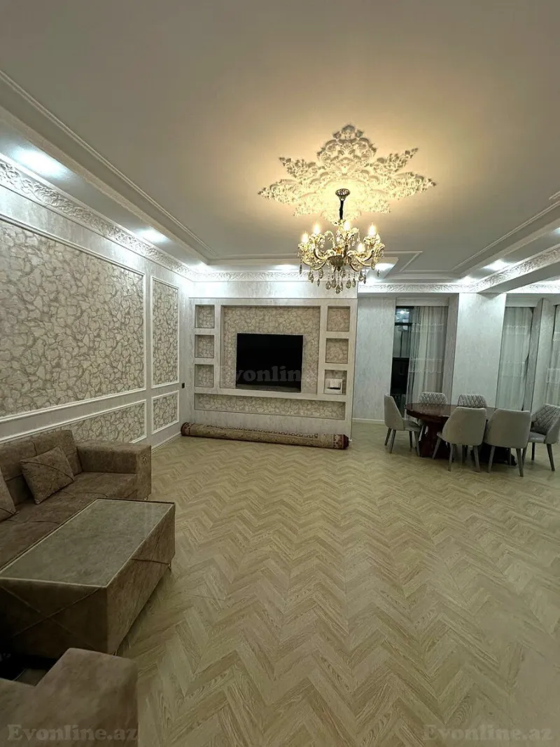 3 otaqlı Mənzil 136 m² 8 Noyabr m. Satılır