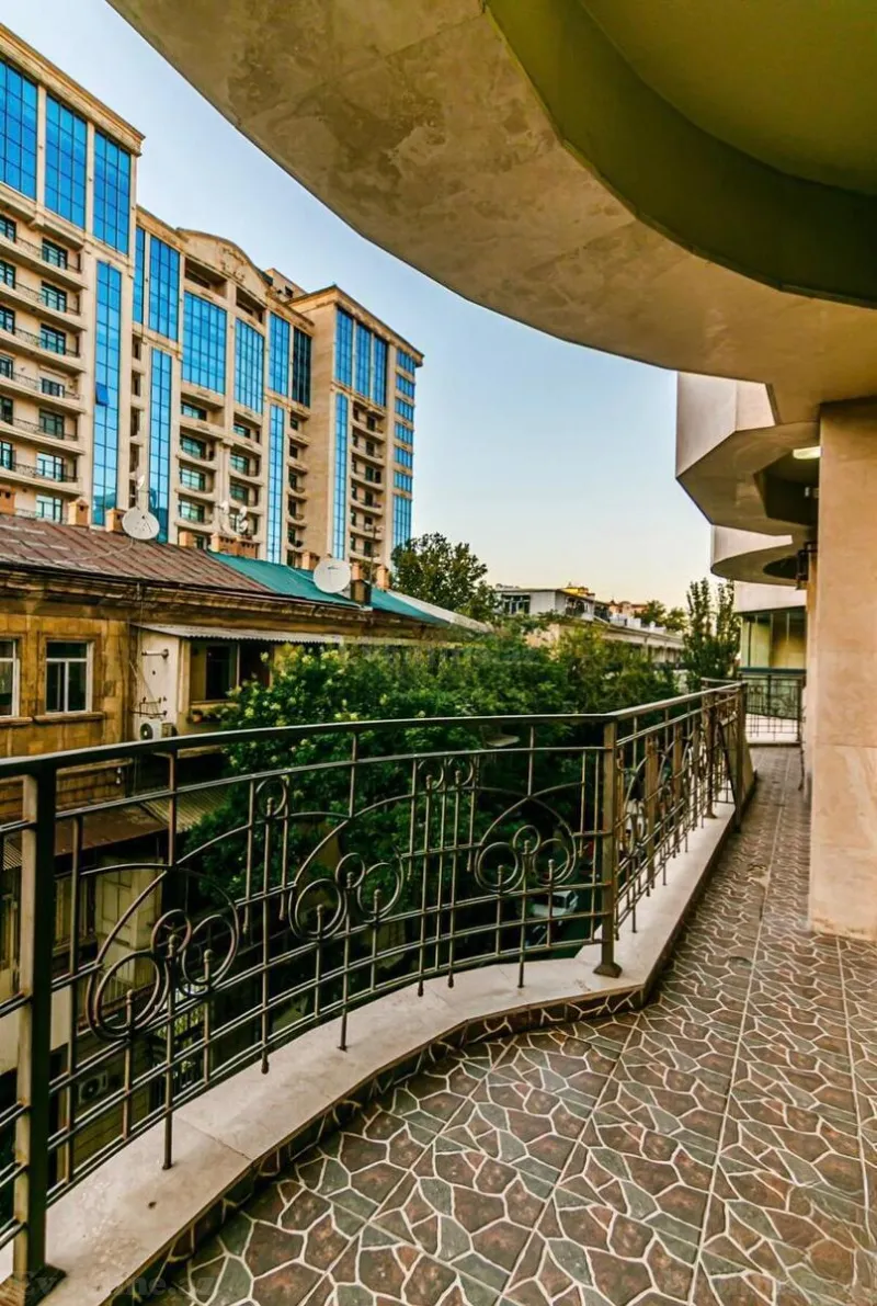 Kirayə verilir 3 otaqlı Mənzil Yeni tikili 155 m² Nəsimi r. - şəkil 26
