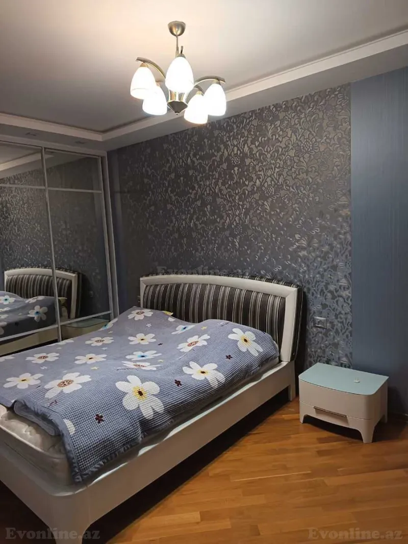 Kirayə verilir 3 otaqlı Mənzil Köhnə tikili 90 m² Badamdar