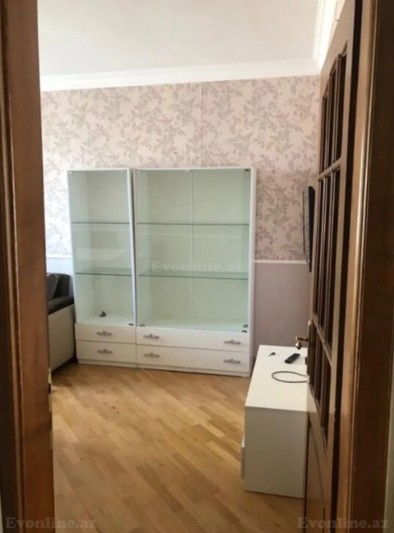 Kirayə verilir 3 otaqlı Mənzil Köhnə tikili 70 m² Gənclik m. - şəkil 9