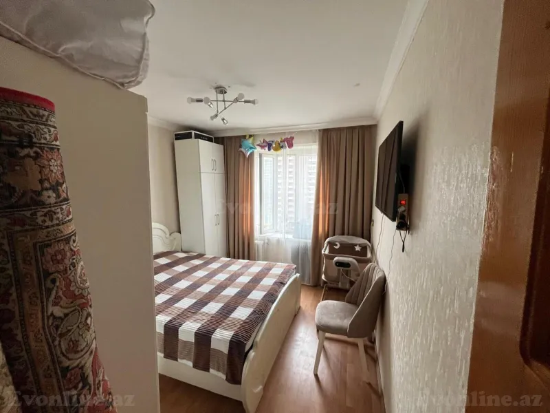 Satılır 2 otaqlı Mənzil Köhnə tikili 65 m² 8 Noyabr m. - şəkil 2