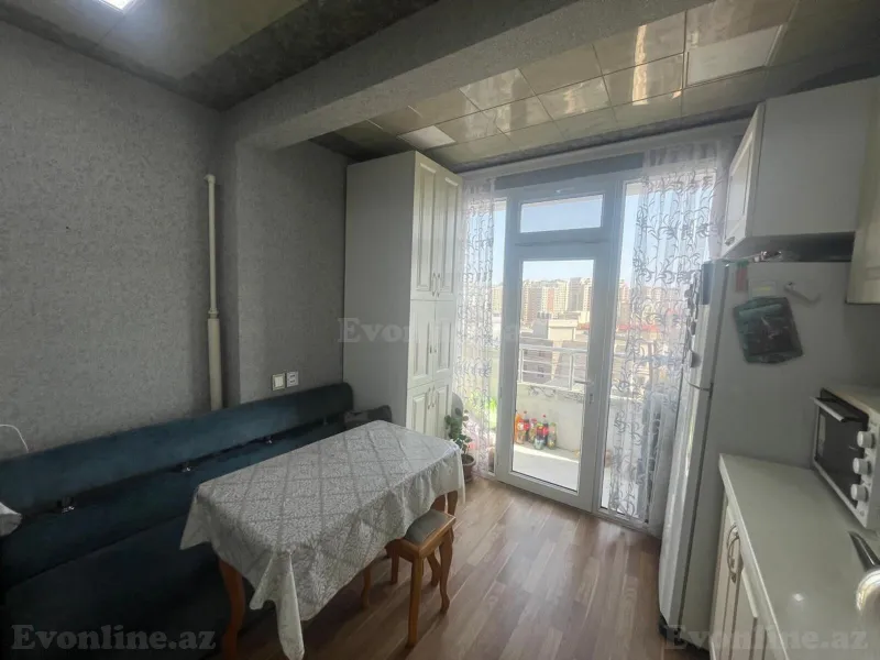 Satılır 2 otaqlı Mənzil Köhnə tikili 65 m² 8 Noyabr m. - şəkil 3