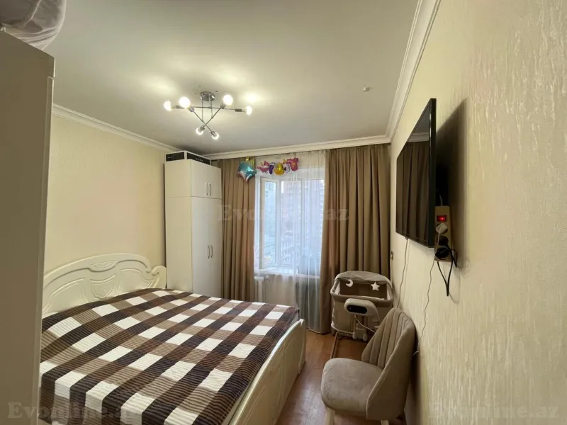 Satılır 2 otaqlı Mənzil Köhnə tikili 65 m² 8 Noyabr m. - şəkil 9