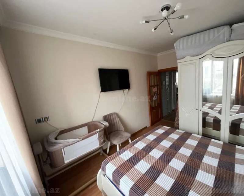 Satılır 2 otaqlı Mənzil Köhnə tikili 65 m² 8 Noyabr m. - şəkil 11