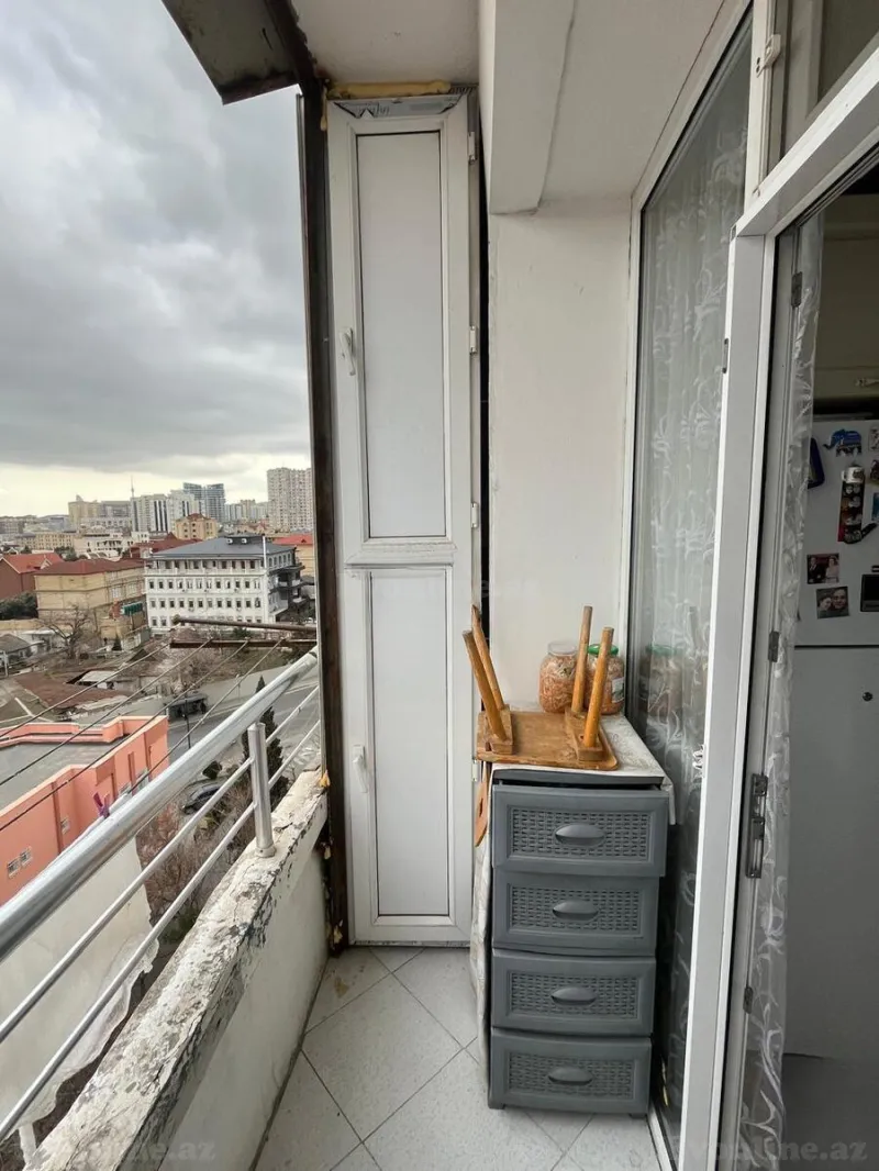 Satılır 2 otaqlı Mənzil Köhnə tikili 65 m² 8 Noyabr m. - şəkil 16