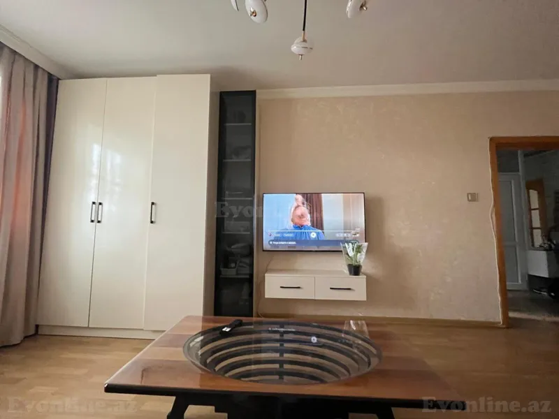 Satılır 2 otaqlı Mənzil Köhnə tikili 65 m² 8 Noyabr m. - şəkil 17