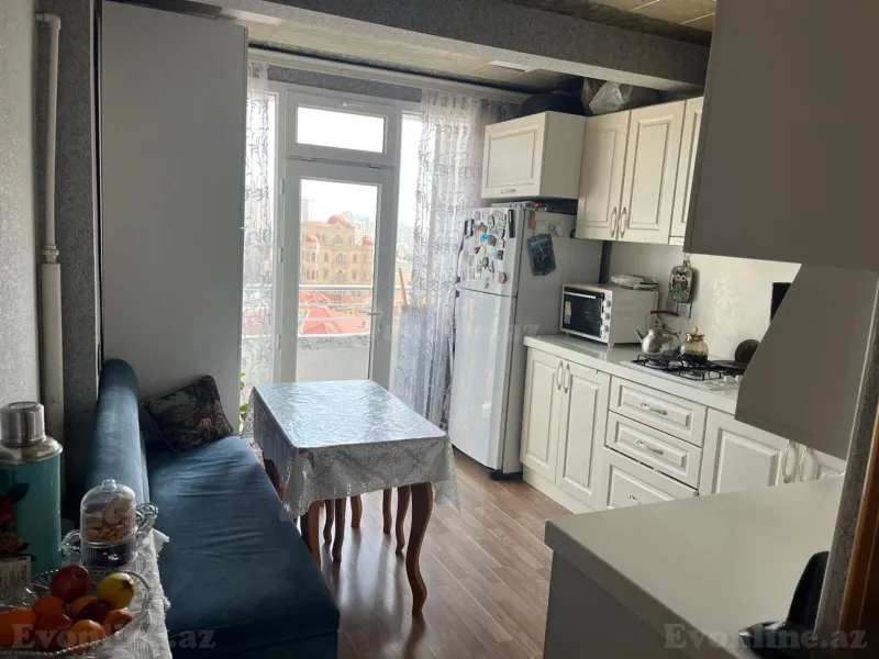 Satılır 2 otaqlı Mənzil Köhnə tikili 65 m² 8 Noyabr m. - şəkil 18