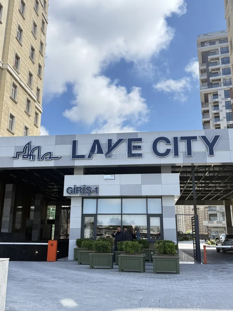 Satılır 4 otaqlı Mənzil Yeni tikili 210 m² Koroğlu m. - şəkil 2