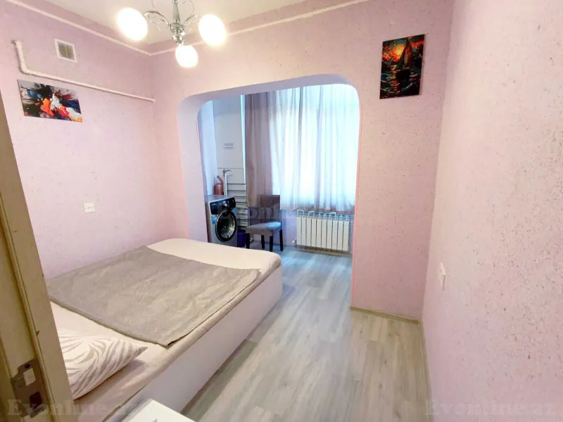 Satılır 2 otaqlı Mənzil Köhnə tikili 50 m² Gənclik m. - şəkil 2