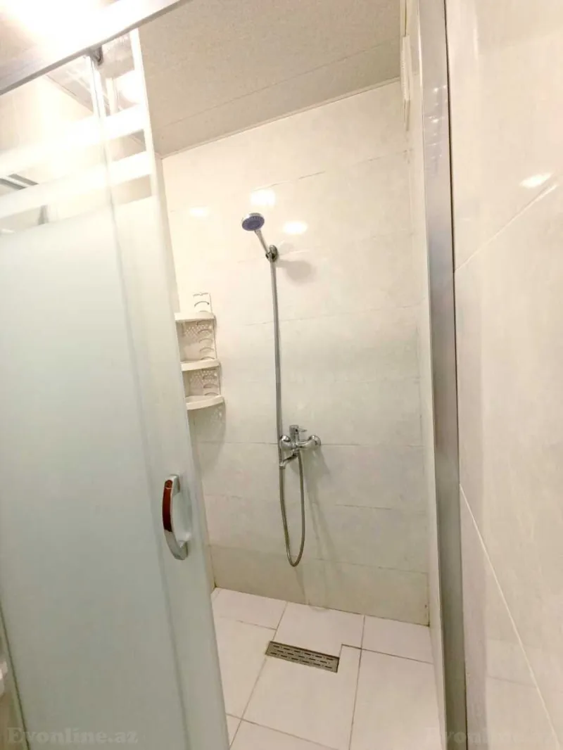 Satılır 2 otaqlı Mənzil Köhnə tikili 50 m² Gənclik m. - şəkil 12