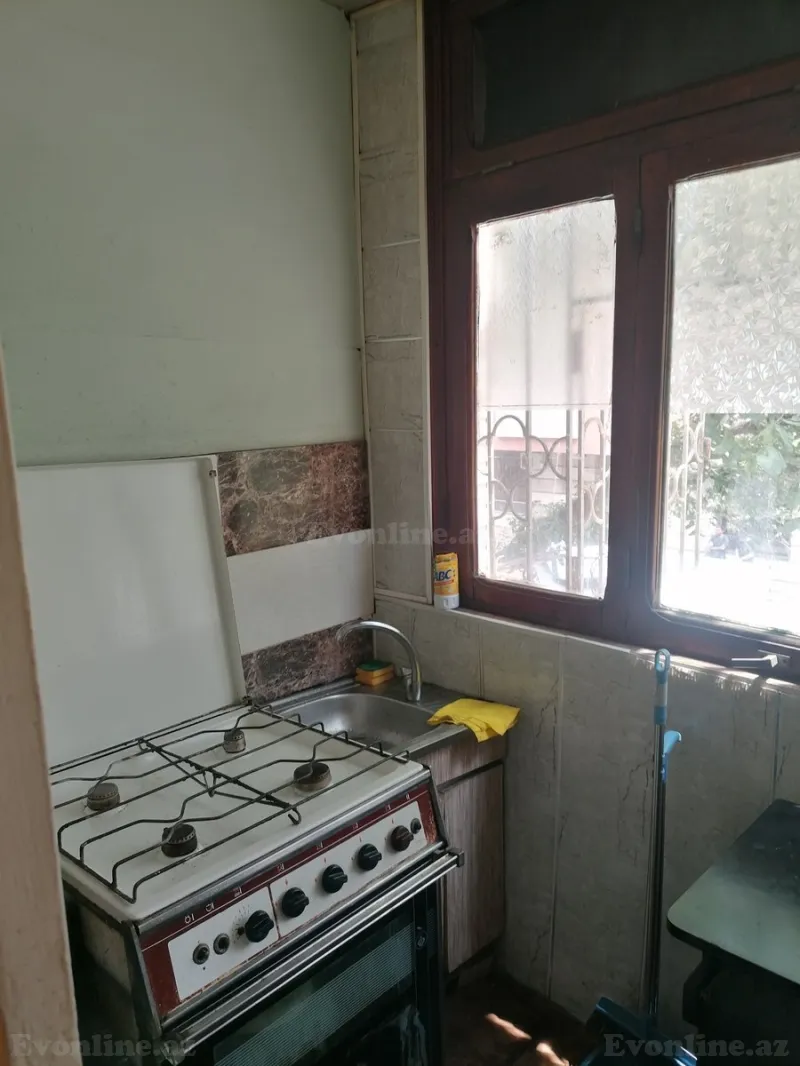 Kirayə verilir 2 otaqlı Mənzil Köhnə tikili 35 m² İnşaatçılar m. - şəkil 20