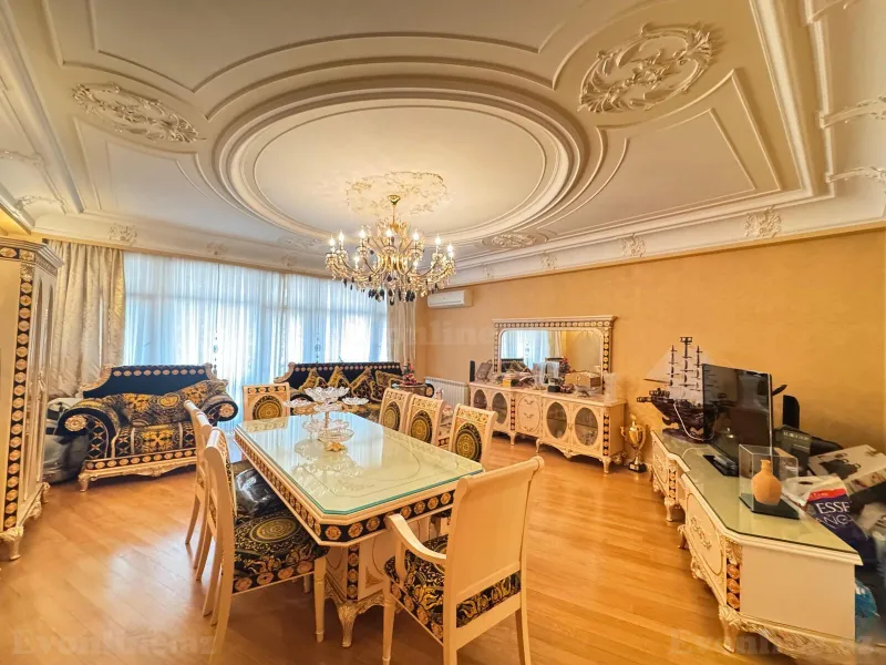 4 otaqlı Mənzil 217 m² 28 May m. Satılır