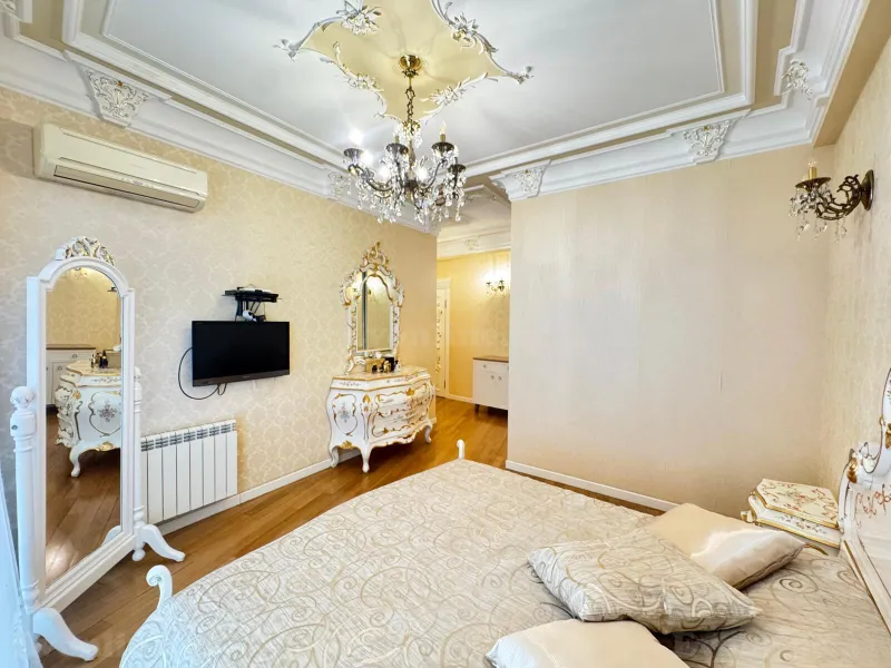 Satılır 4 otaqlı Mənzil Yeni tikili 217 m² 28 May m. - şəkil 7
