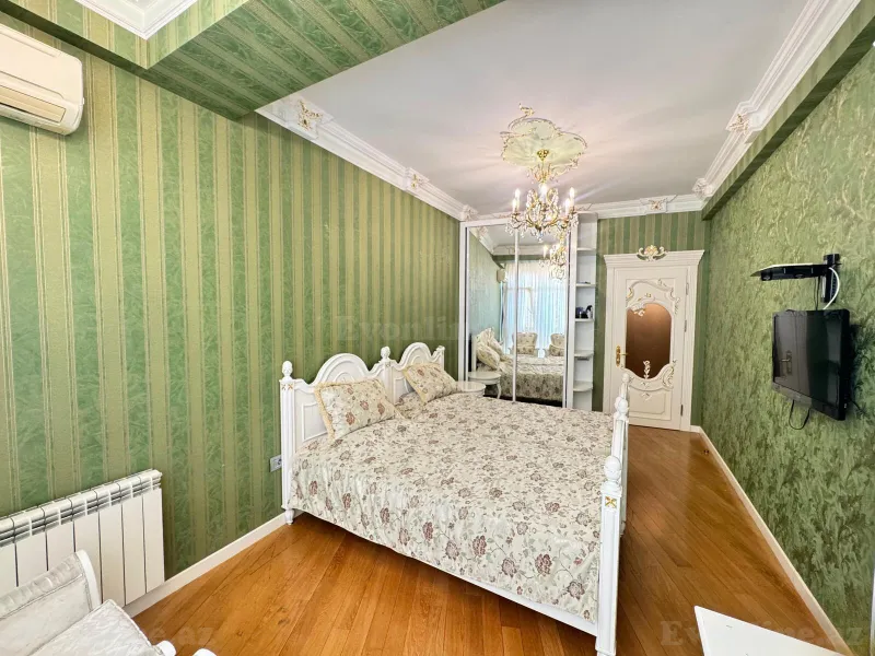 Satılır 4 otaqlı Mənzil Yeni tikili 217 m² 28 May m. - şəkil 10
