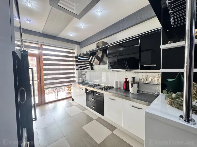 Satılır 4 otaqlı Mənzil Yeni tikili 217 m² 28 May m. - şəkil 14