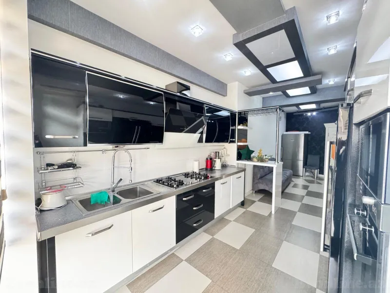 Satılır 4 otaqlı Mənzil Yeni tikili 217 m² 28 May m. - şəkil 26