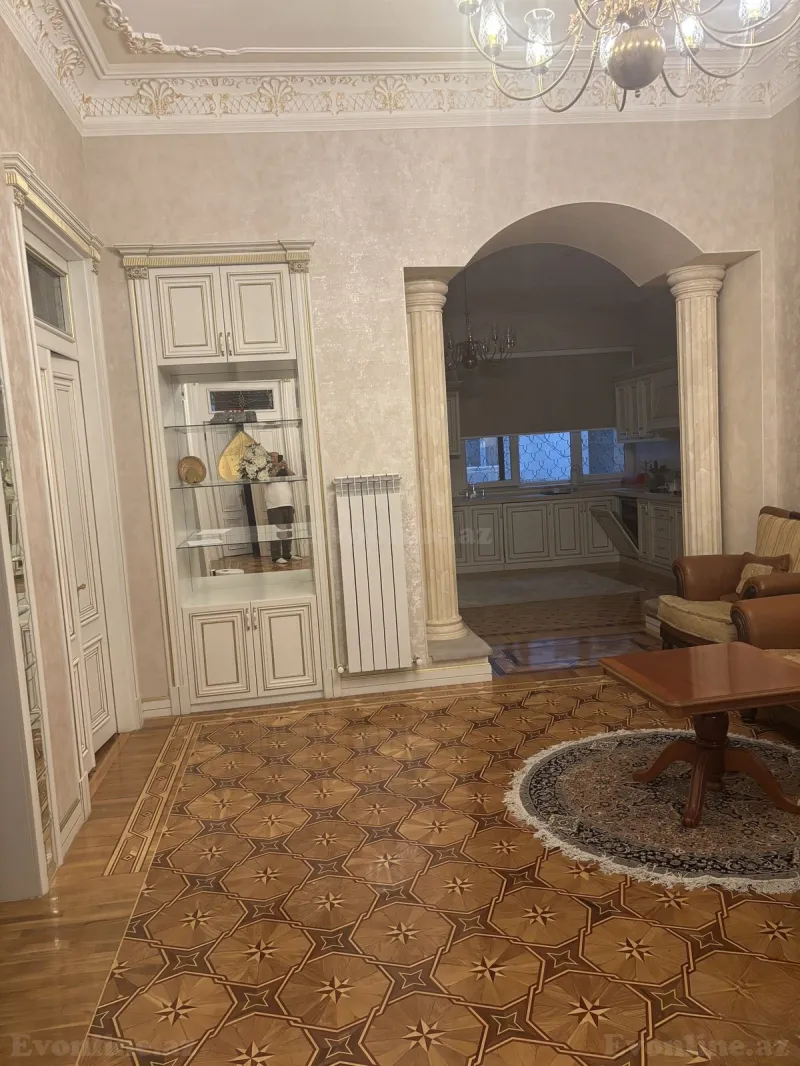 Kirayə verilir 4 otaqlı Mənzil Köhnə tikili 155 m² Nizami m. - şəkil 10
