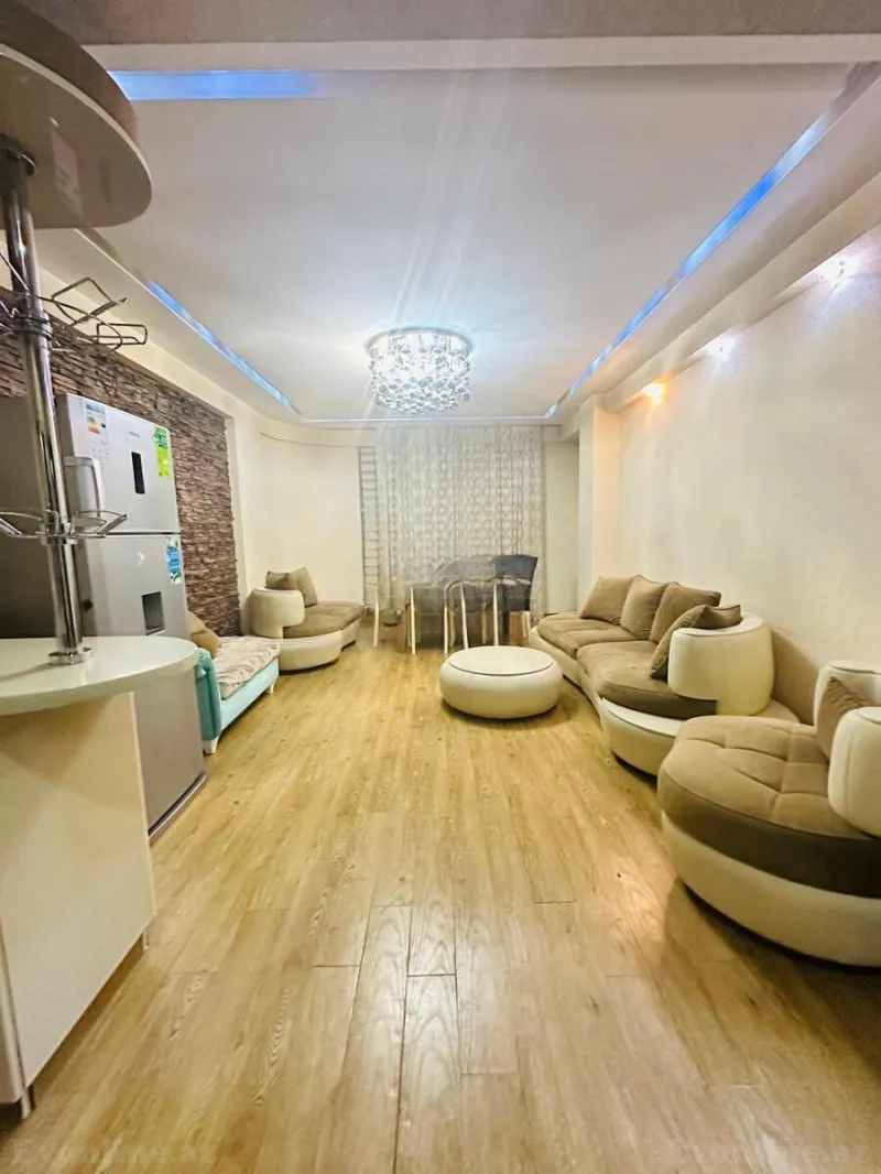 Kirayə verilir 3 otaqlı Mənzil Yeni tikili 100 m² İnşaatçılar m. - şəkil 2