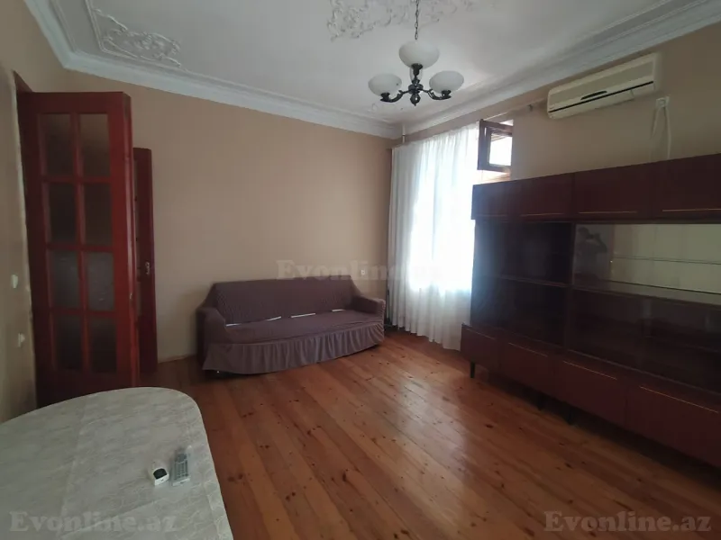 Kirayə verilir 2 otaqlı Mənzil Köhnə tikili 60 m² Bakıxanov