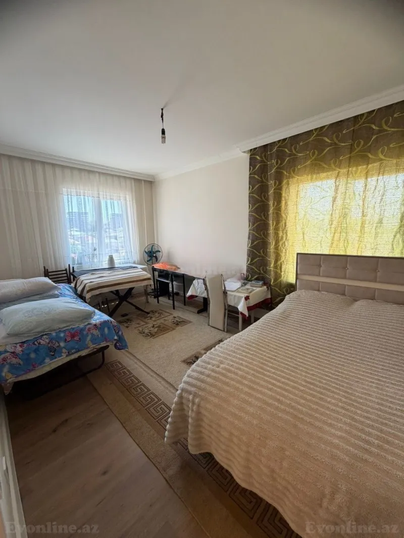 Satılır 2 otaqlı Mənzil Köhnə tikili 55 m² Qaraçuxur