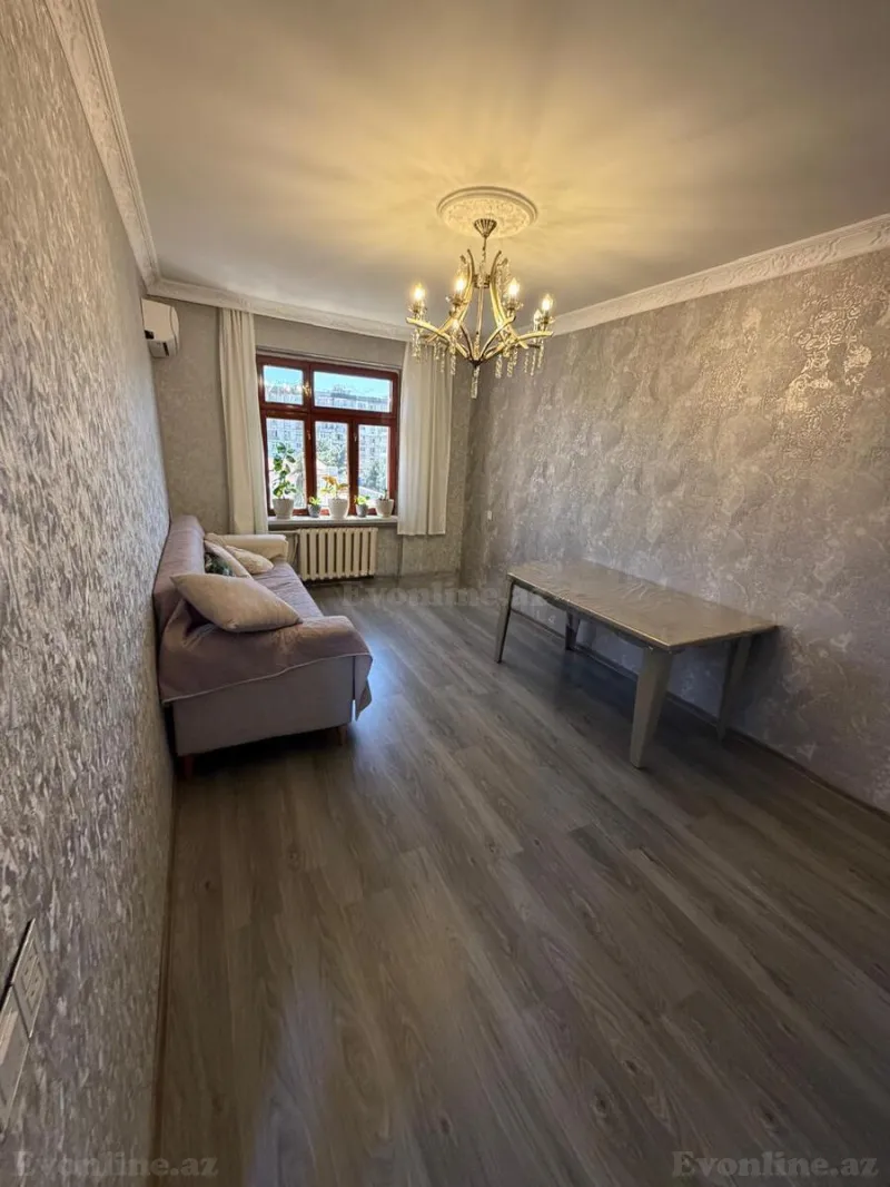 Kirayə verilir 3 otaqlı Mənzil Köhnə tikili 70 m² Əhmədli m.