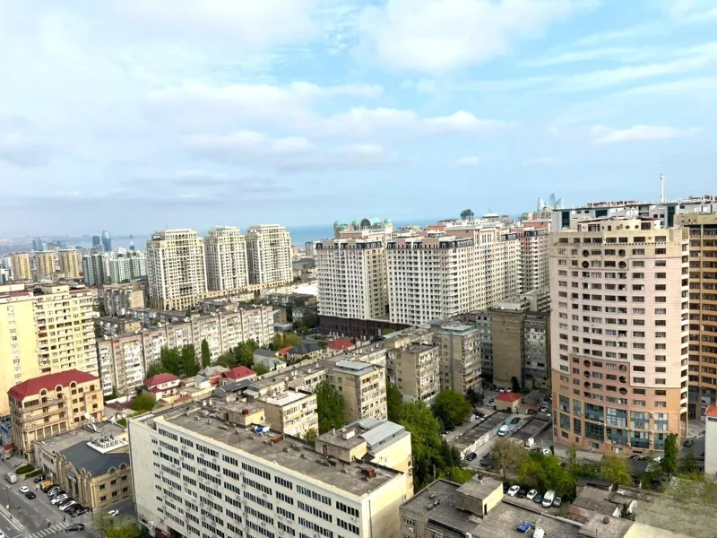 Satılır 4 otaqlı Mənzil Yeni tikili 135 m² İnşaatçılar m. - şəkil 2
