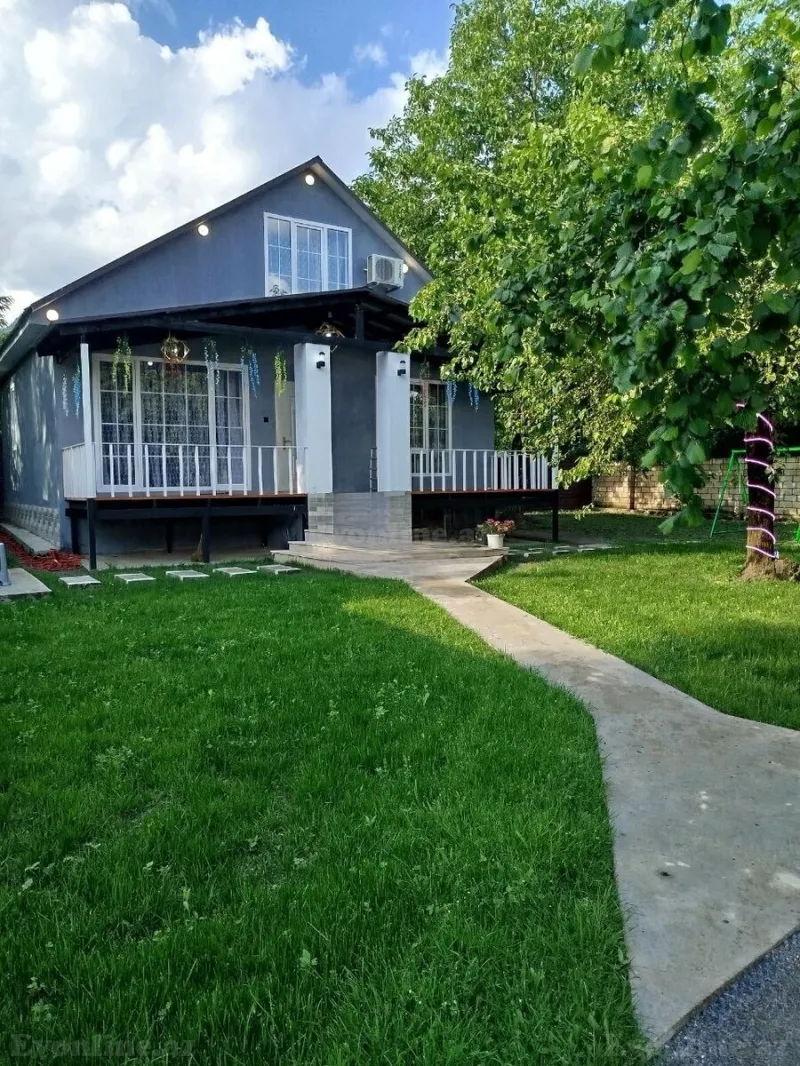 Kirayə verilir 3 otaqlı Həyət evi 100 m² Qəbələ
