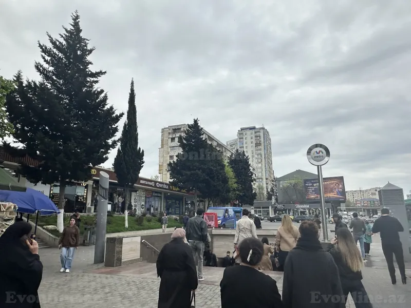 Satılır 2 otaqlı Mənzil Köhnə tikili 65 m² Xalqlar Dostluğu m.