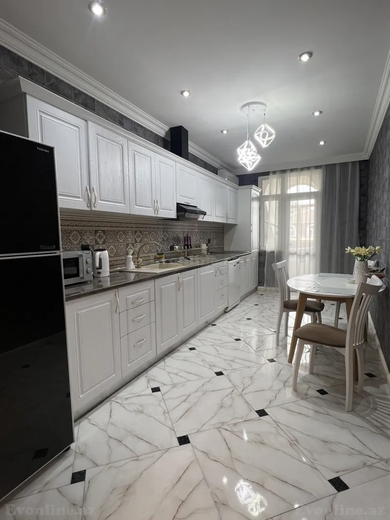 3 otaqlı Mənzil 118 m² 20 Yanvar m. Satılır