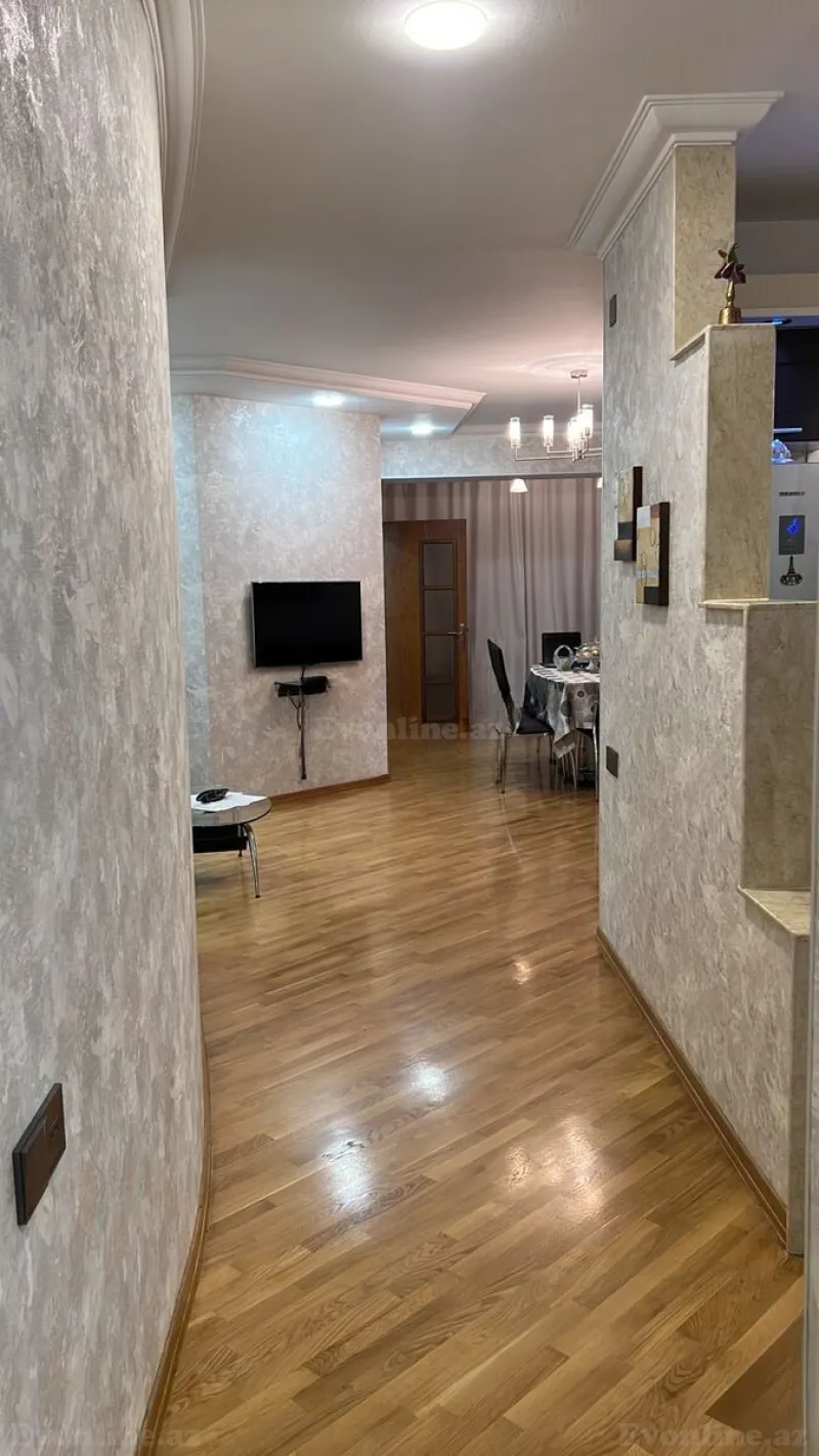 Satılır 3 otaqlı Mənzil Köhnə tikili 80 m² Gənclik m. - şəkil 2
