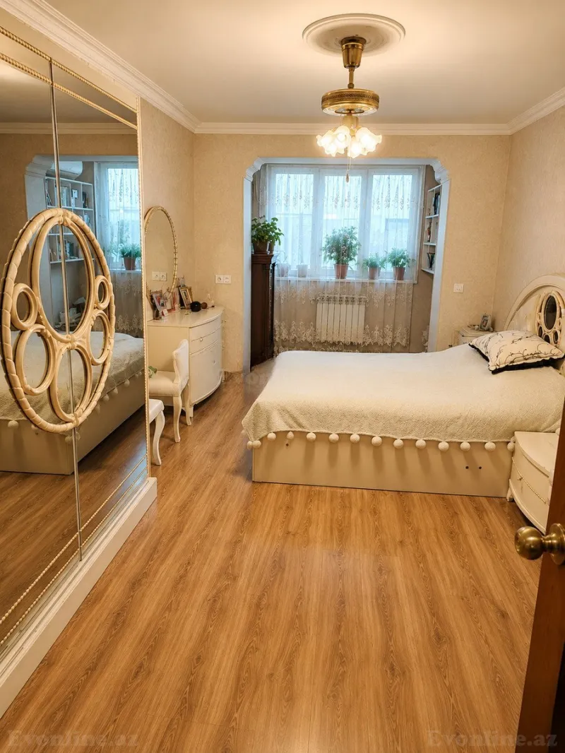 Satılır 3 otaqlı Mənzil Köhnə tikili 80 m² İnşaatçılar m. - şəkil 4