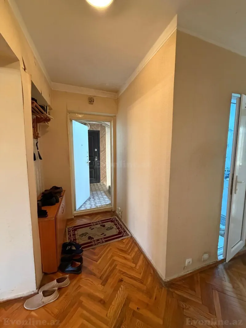 Satılır 3 otaqlı Mənzil Köhnə tikili 70 m² Nərimanov r. - şəkil 13