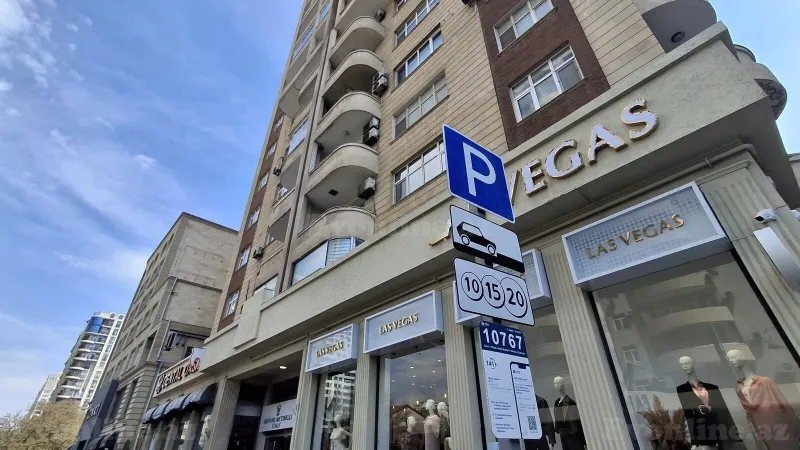 4 otaqlı Mənzil 188.6 m² Elmlər Akademiyası m. Satılır