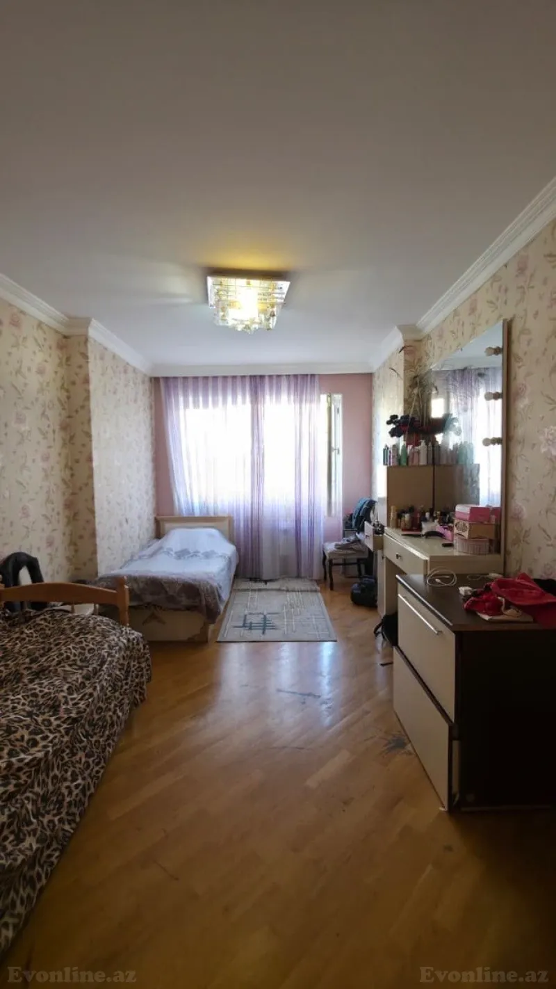 Satılır 3 otaqlı Mənzil Köhnə tikili 80 m² Bakıxanov - şəkil 13