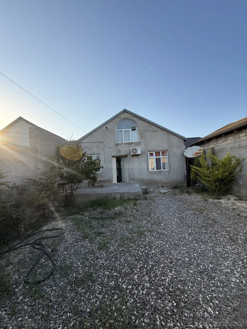 3 otaqlı Həyət evi 120 m² Binə Satılır