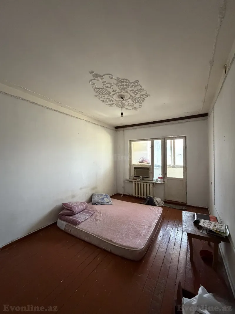 Satılır 3 otaqlı Mənzil Köhnə tikili 75 m² Bakıxanov - şəkil 4