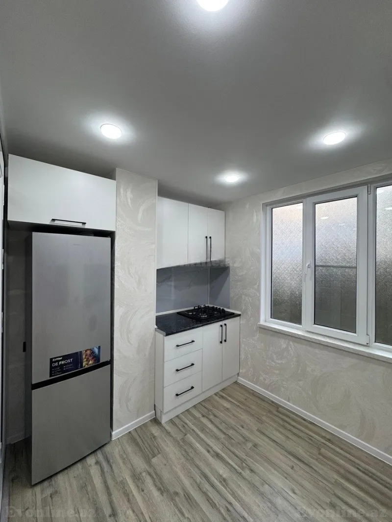 Satılır 2 otaqlı Mənzil Köhnə tikili 45 m² Neftçilər m. - şəkil 6